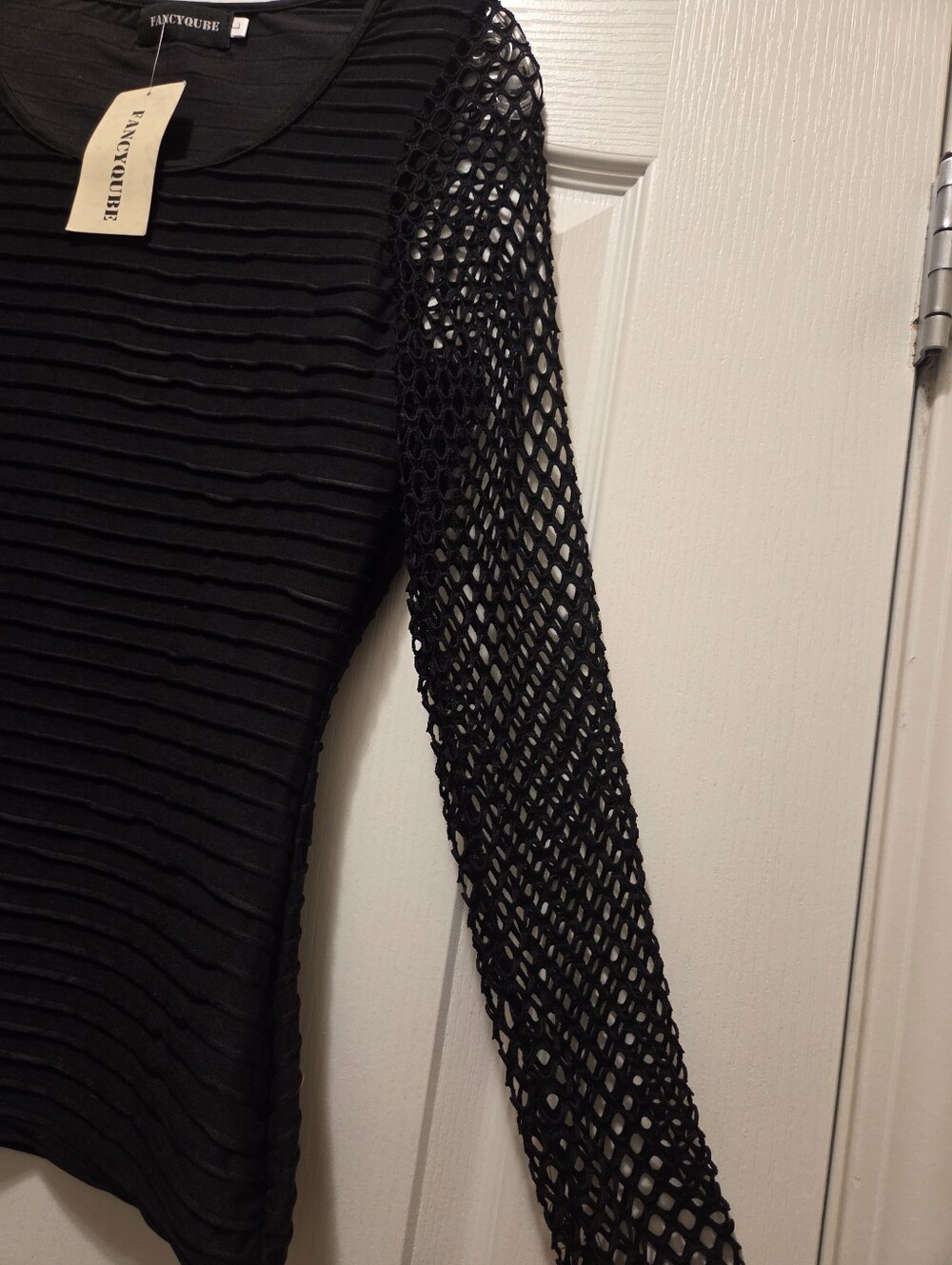 Fancycube NWT Fishnet Top - Picture 6 of 6
